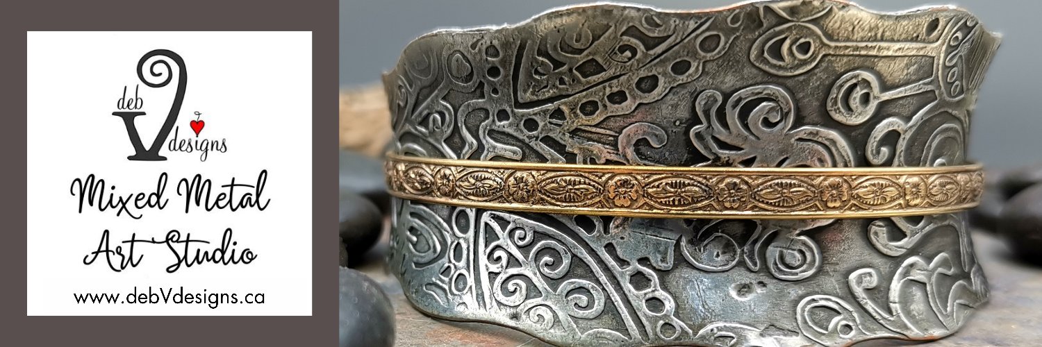 debVdesigns's profile banner image