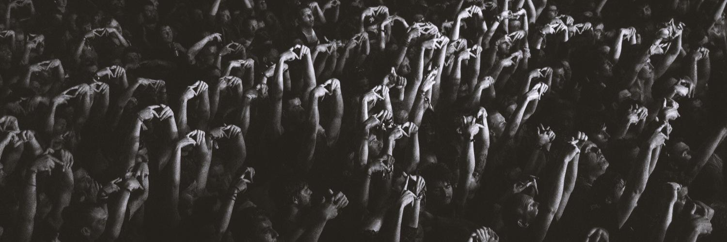 m deluxe banner