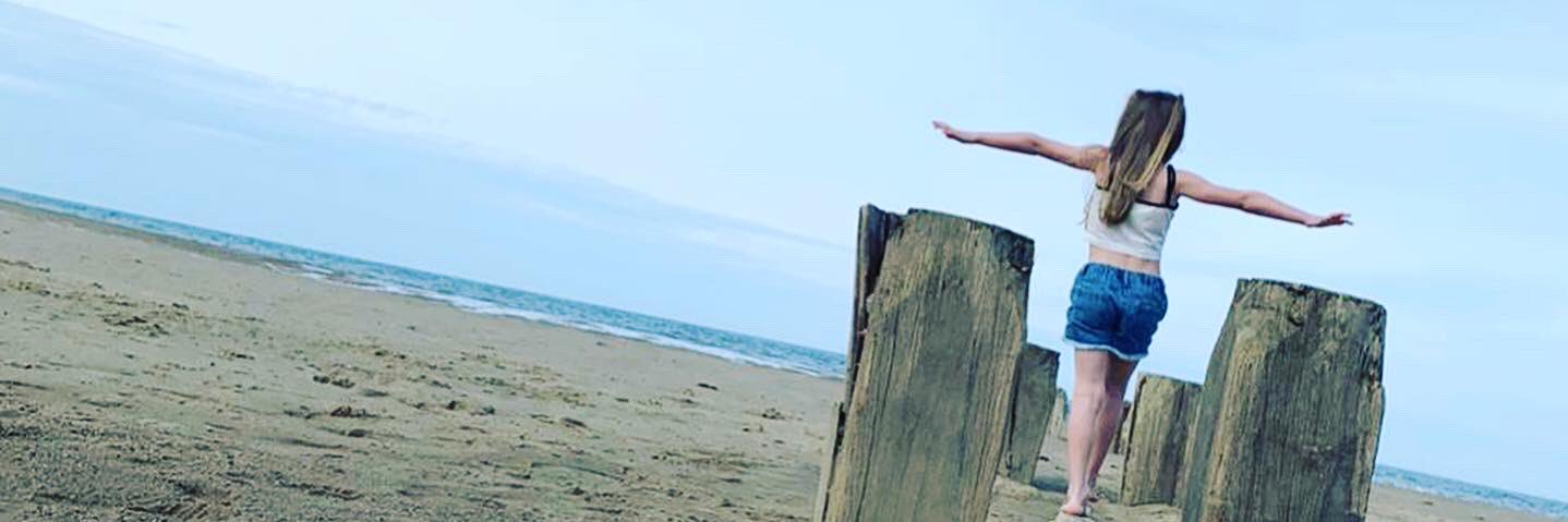 taniabateson's profile banner image