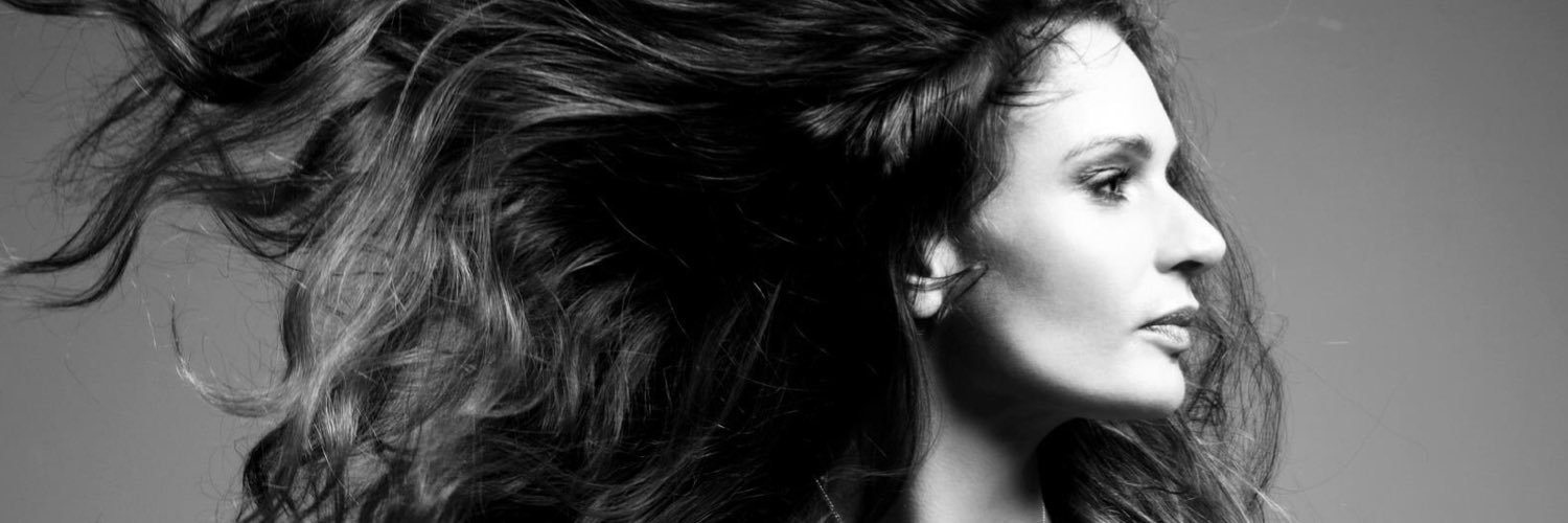 _elle_chat's profile banner image