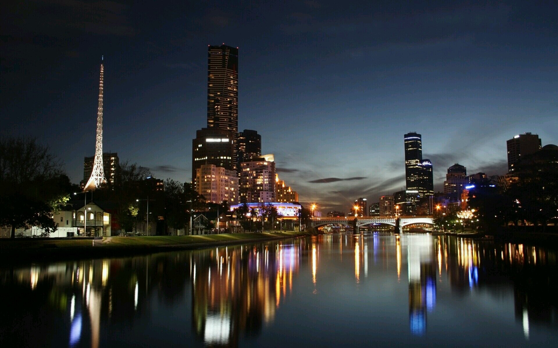 AngelGonz75's profile banner image
