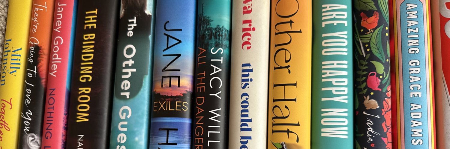 Candy Hart ❤️(Book Reviewer/Blogger) ❤️📚🦩 banner