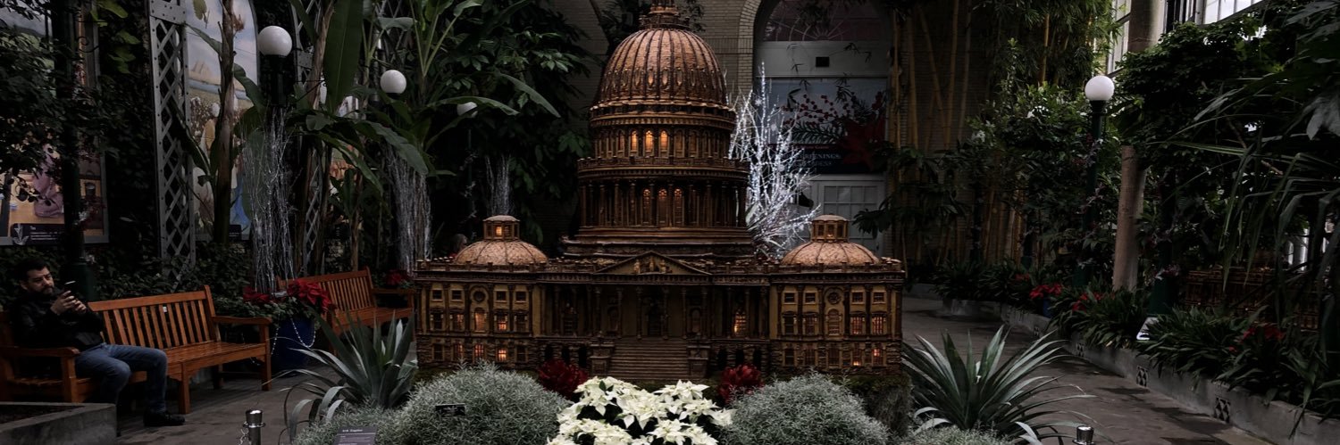vic_avarella's profile banner image