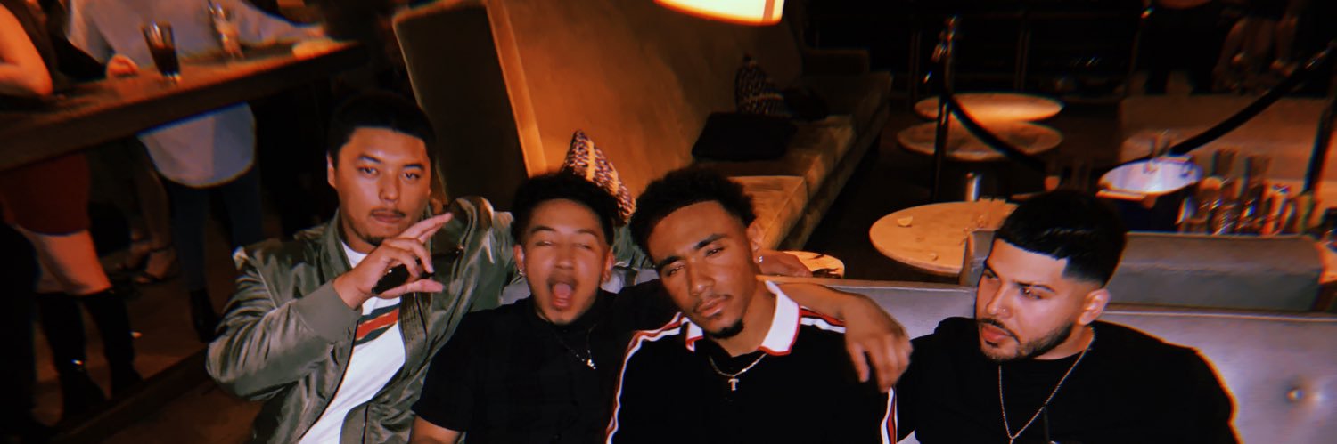 aviray_'s profile banner image