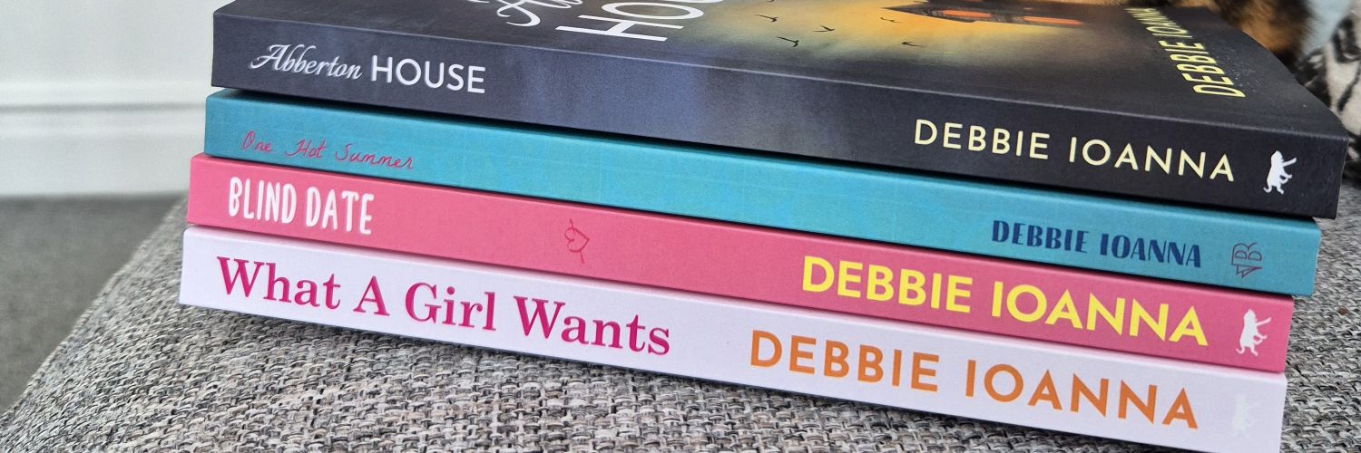 Debbie Ioanna 📚🖊 banner
