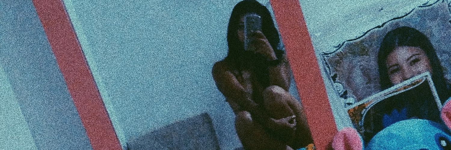 EMELY2607's profile banner image