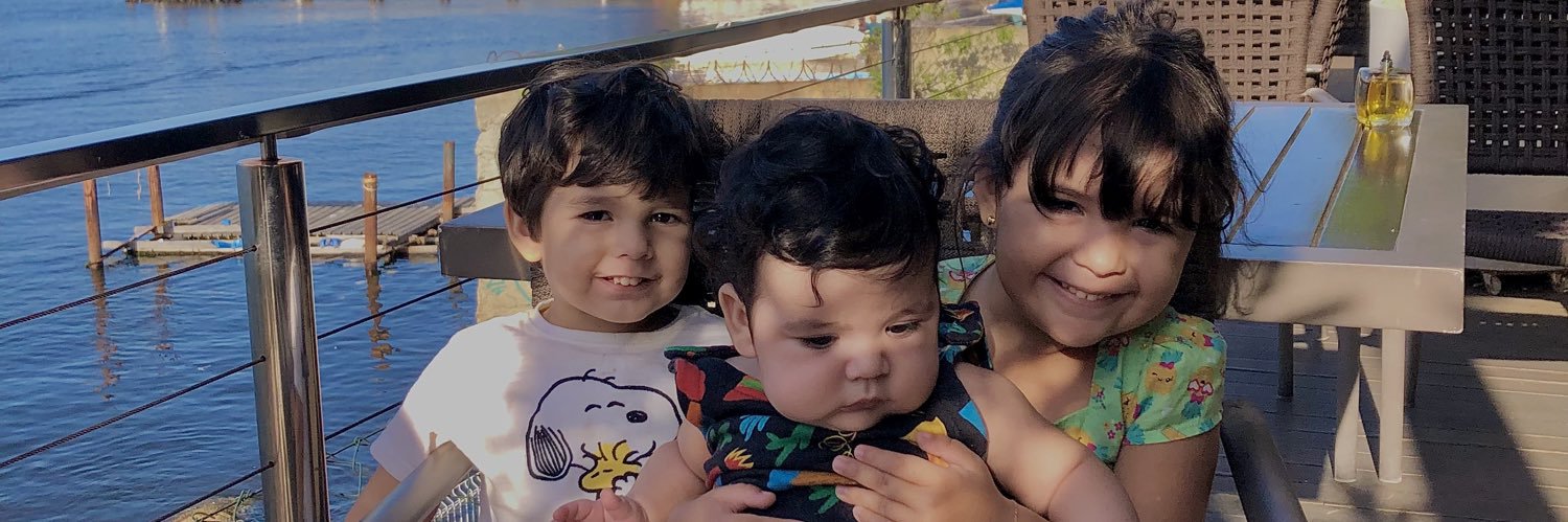 Laurleal's profile banner image