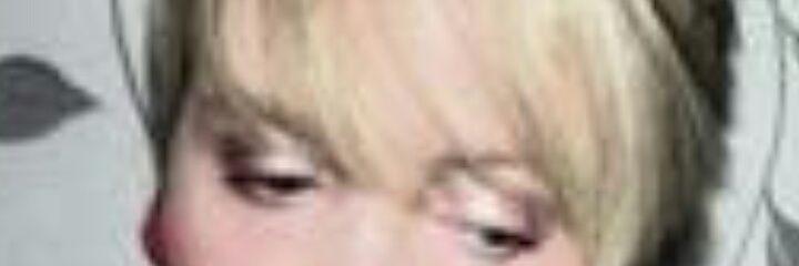 alinaloo's profile banner image