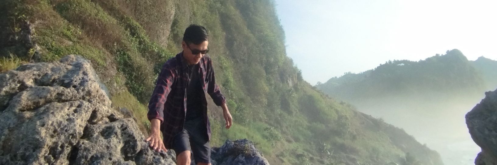 ioneituiwan's profile banner image