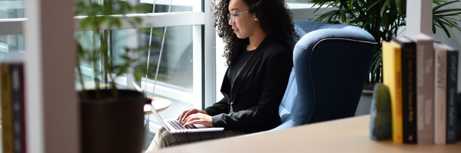 Nicole Thee Fish banner