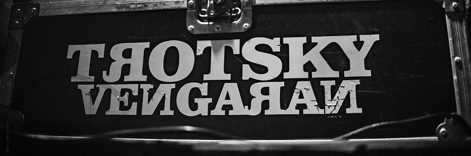Trotsky Vengarán banner