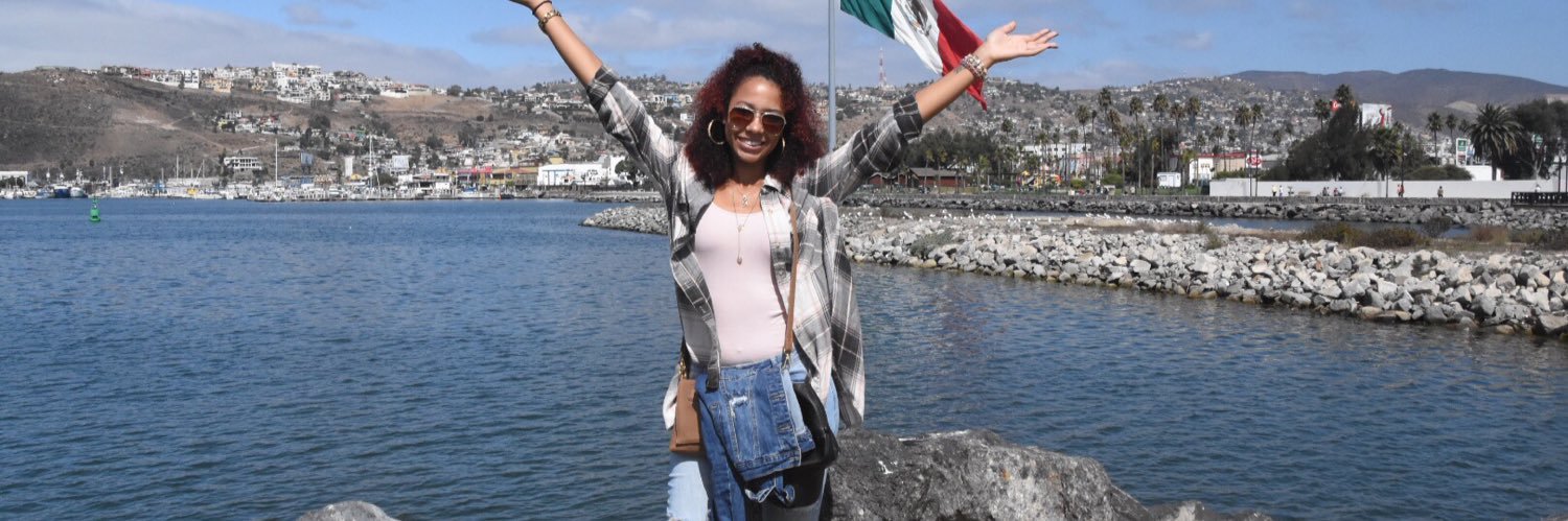 alianarenee's profile banner image