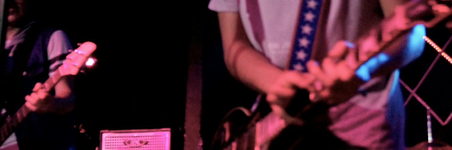 alanricardoz's profile banner image