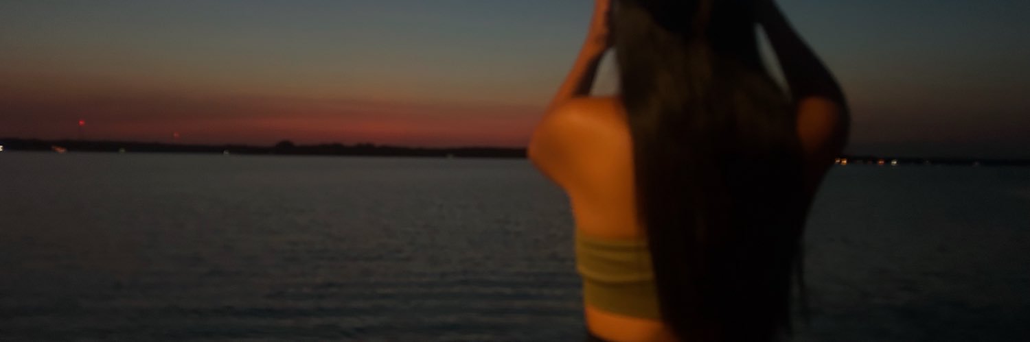 LyneeChloe's profile banner image