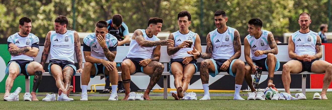 MOU811's profile banner image