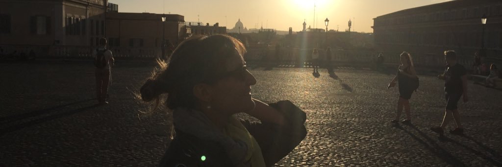 laurianta's profile banner image