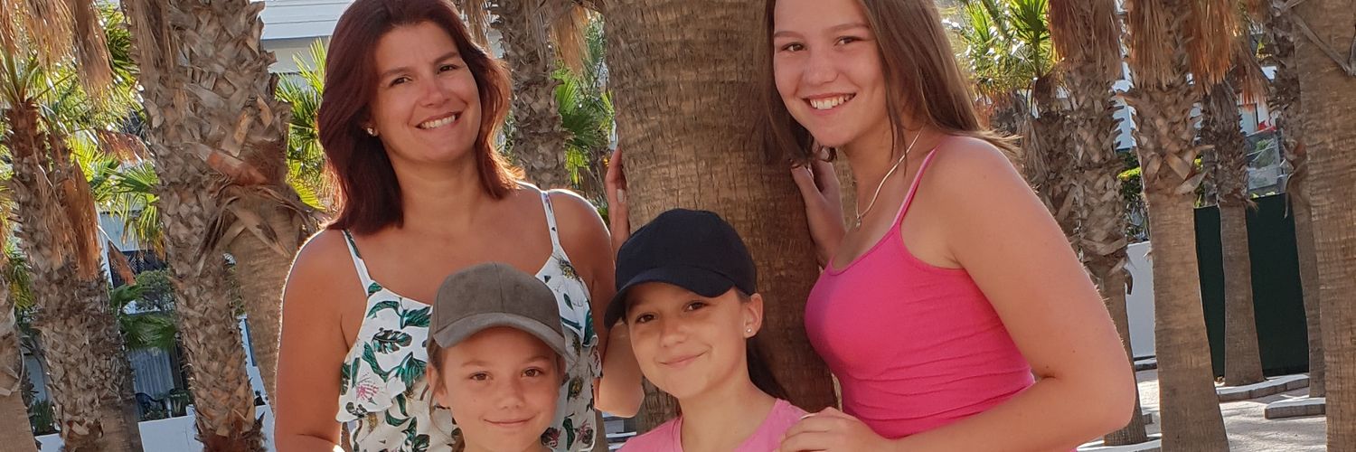 zoe_cox2's profile banner image
