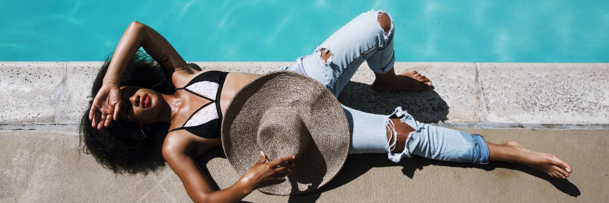 zoebreedlove's profile banner image