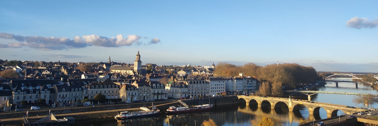 Kate de la Balance 🦋💄☕ banner