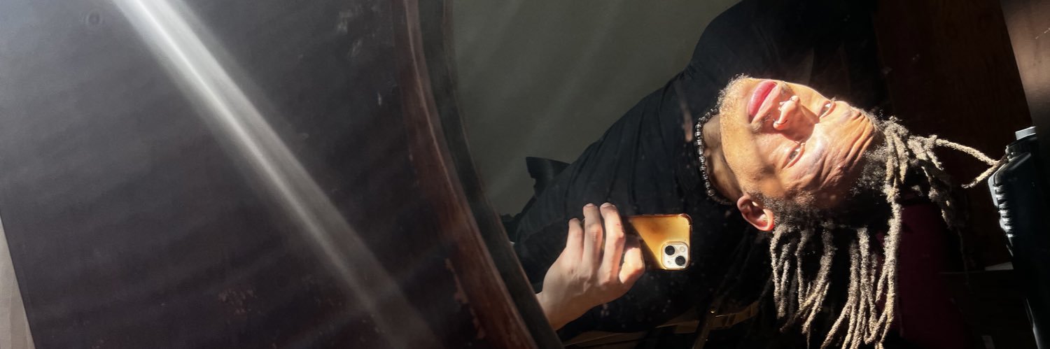 cracksonacrown's profile banner image