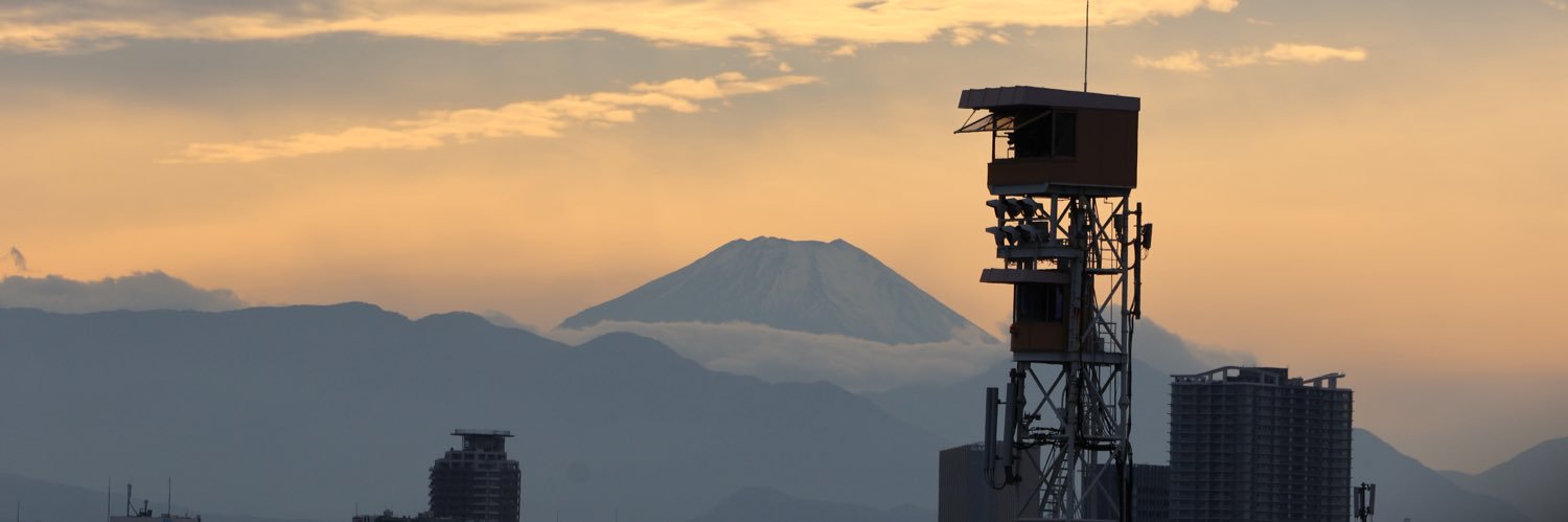 ずぃ banner