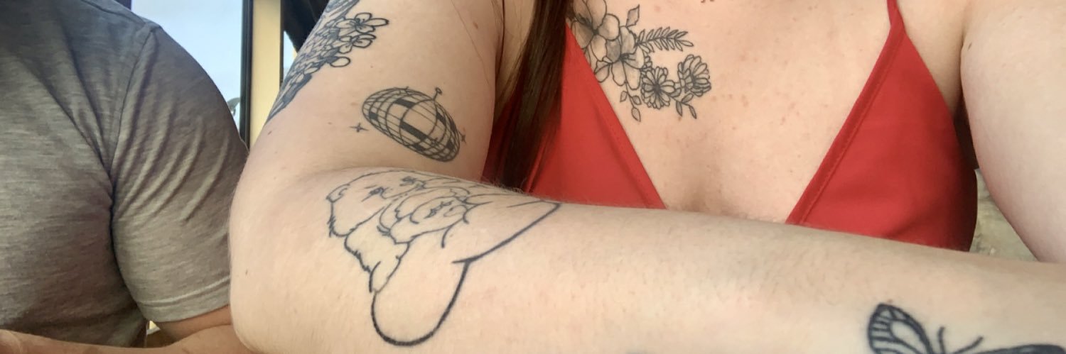 leahregister_'s profile banner image