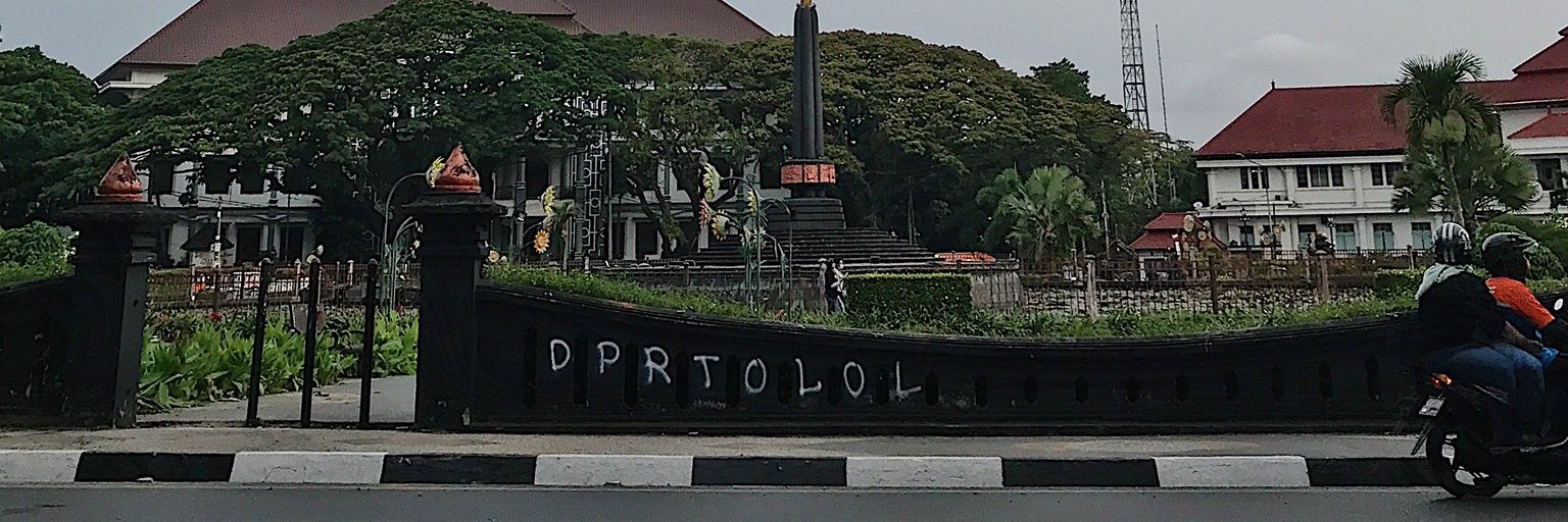 135+ mati, suporternya joget kembali banner