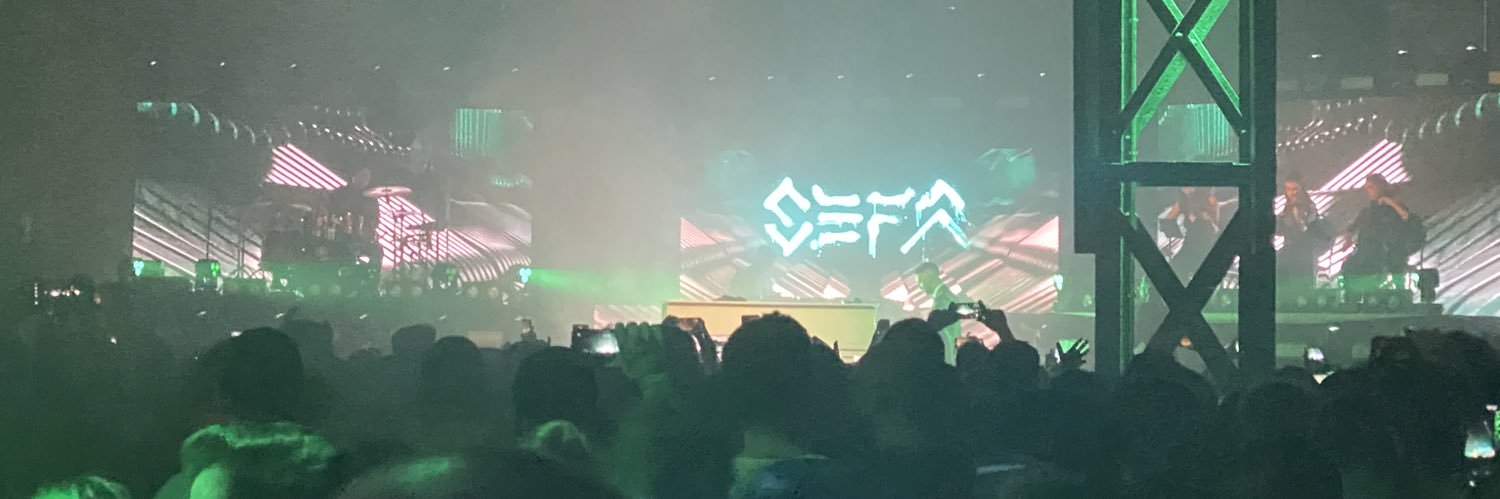 flo0o23's profile banner image