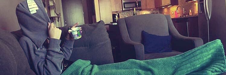eL_zee8's profile banner image