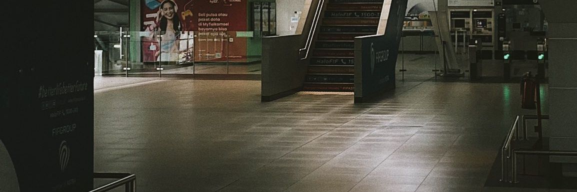 D banner
