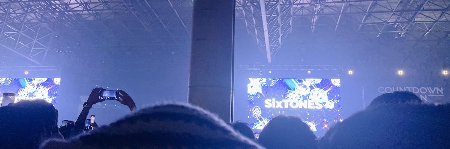 lomaave's profile banner image