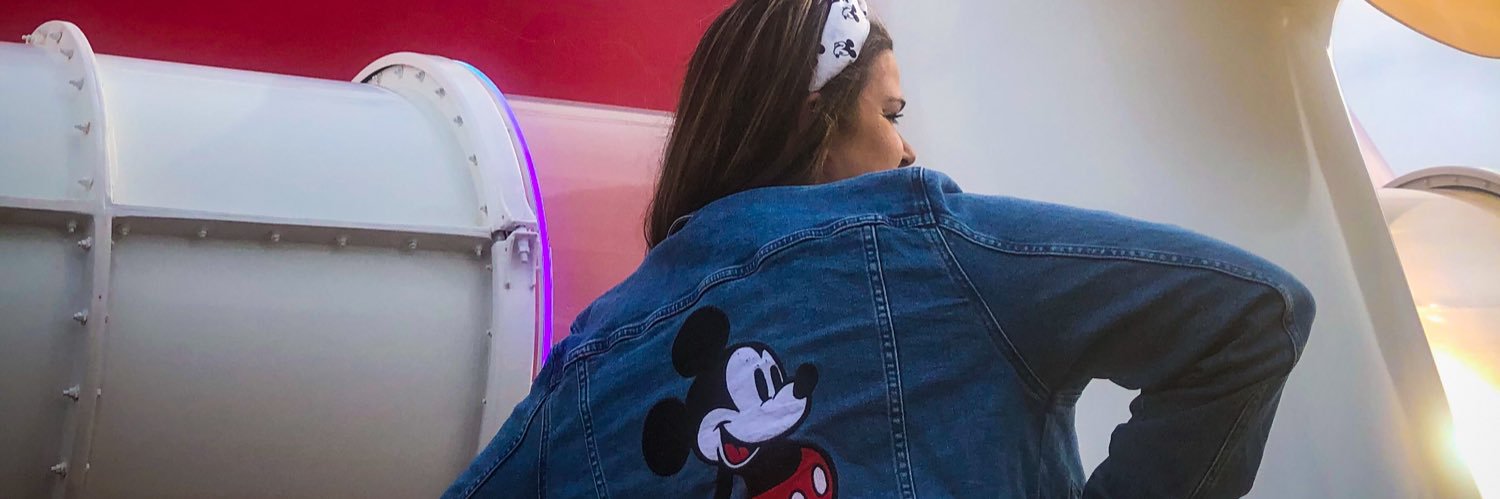 KrisCaroline's profile banner image