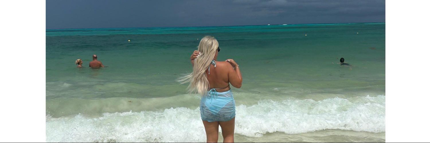 amynicolson_'s profile banner image
