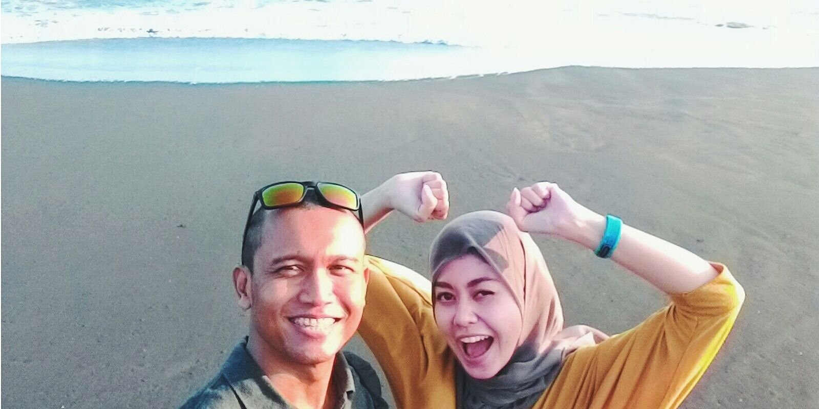 vella t.sunny banner