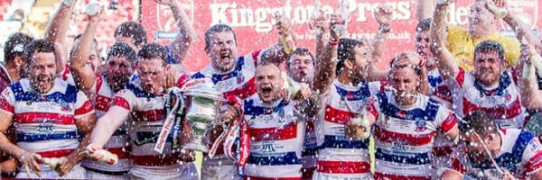 HullyHully Profile Banner