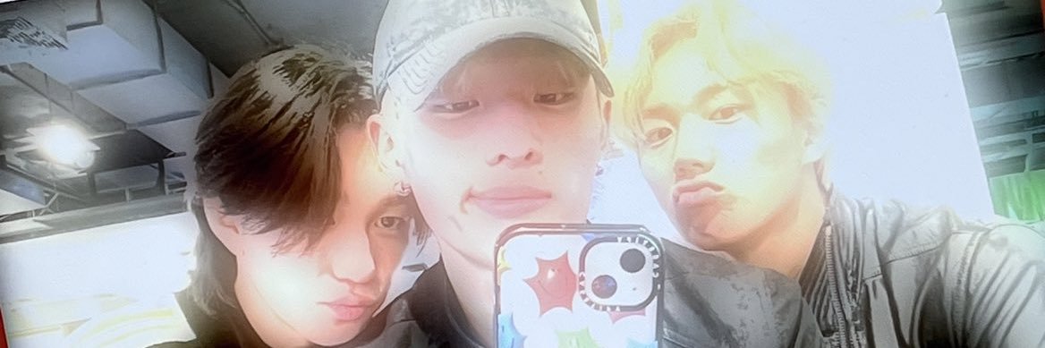 Chaarli_e's profile banner image