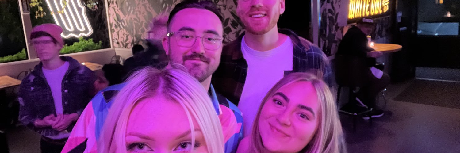 zoee_nelson's profile banner image