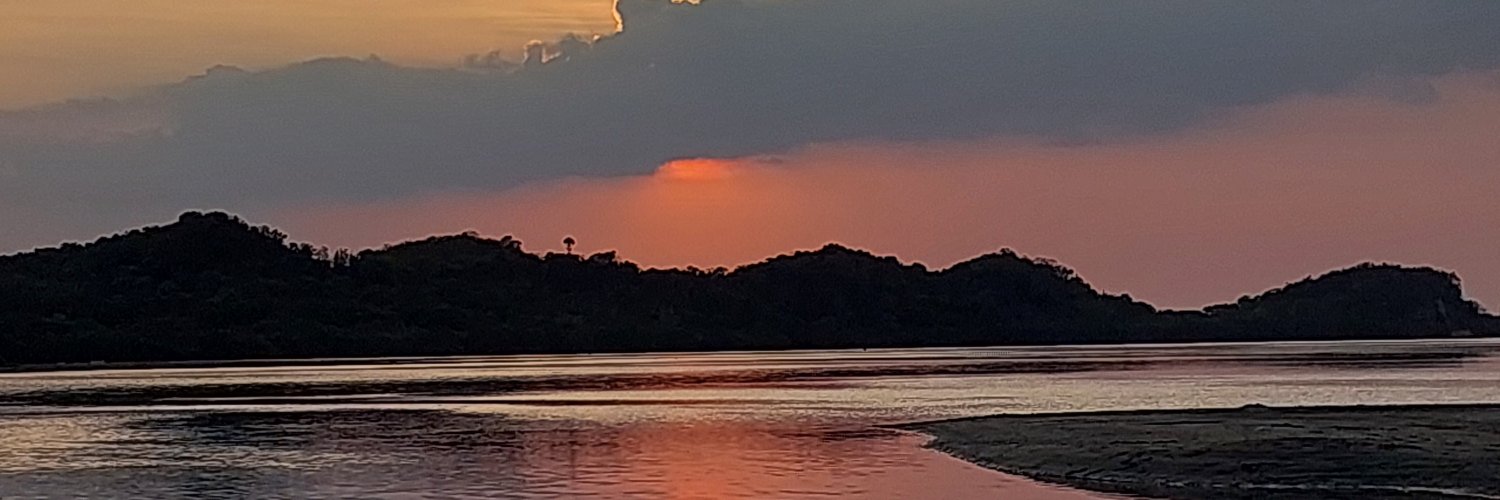 beamsna's profile banner image