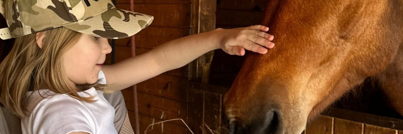 Mona_rae5's profile banner image
