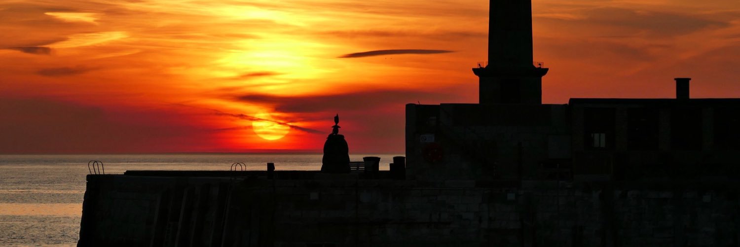 arronsaunders's profile banner image