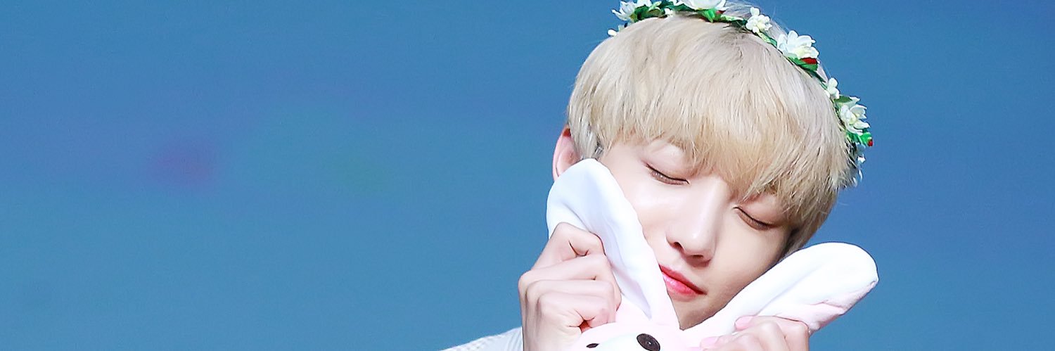 WHITENOTE961106's profile banner image