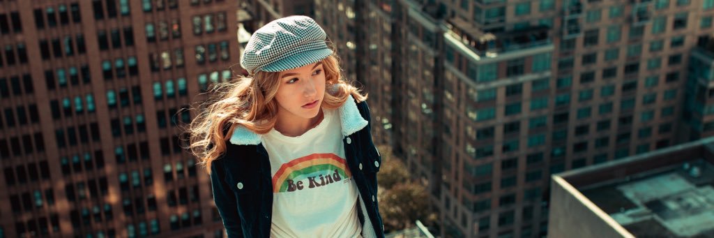 IzzyBeClothing's profile banner image