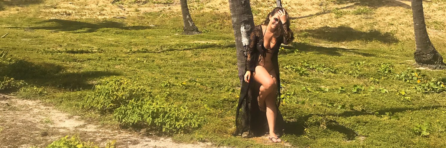 carolhenriques_'s profile banner image