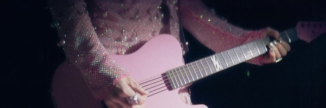 Smiley Toni w/ the Curls🚬 banner