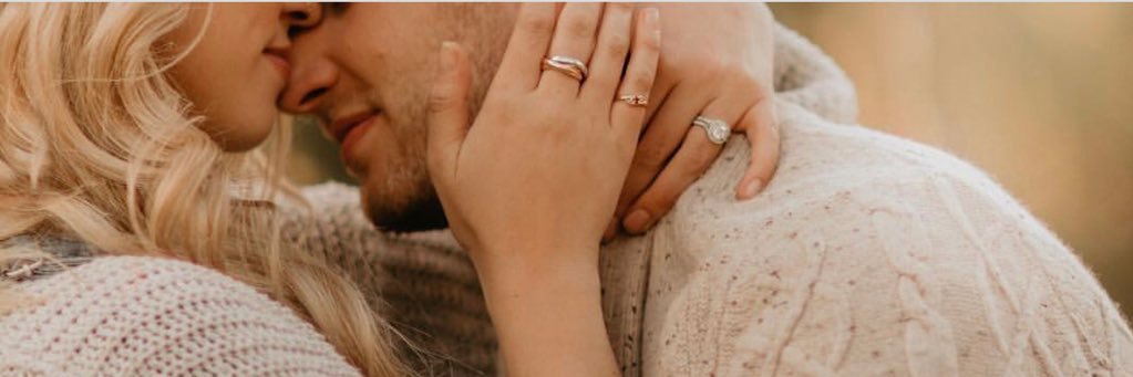 janellepent's profile banner image
