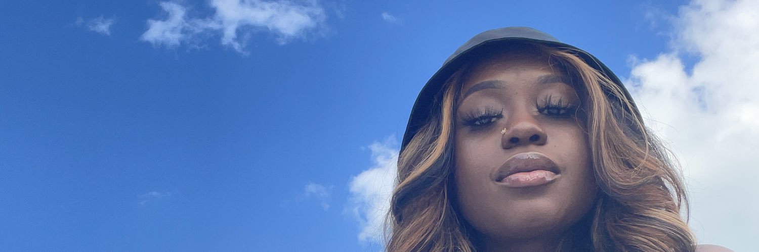 Moiyaaa_'s profile banner image