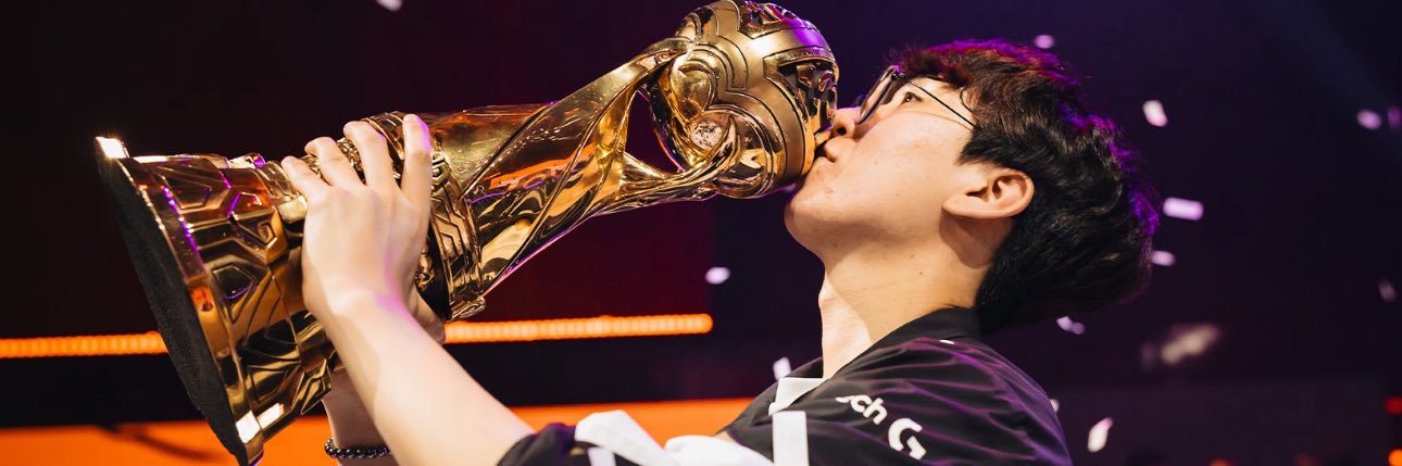 nari_vo's profile banner image