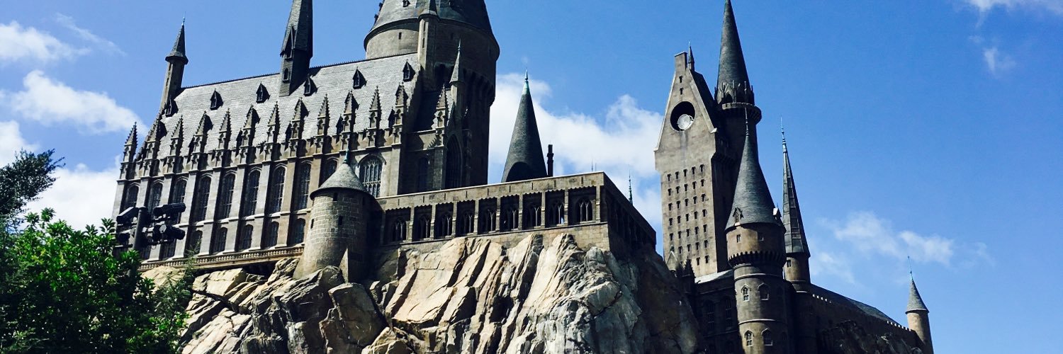 d_helg's profile banner image