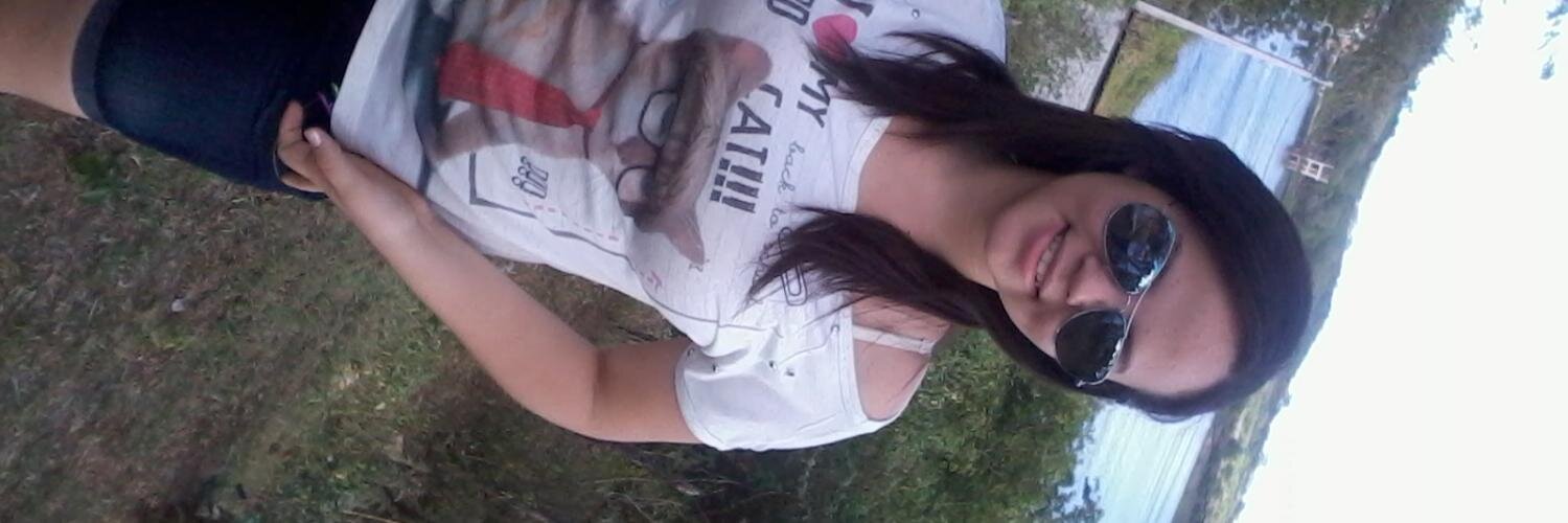 aline_ani's profile banner image