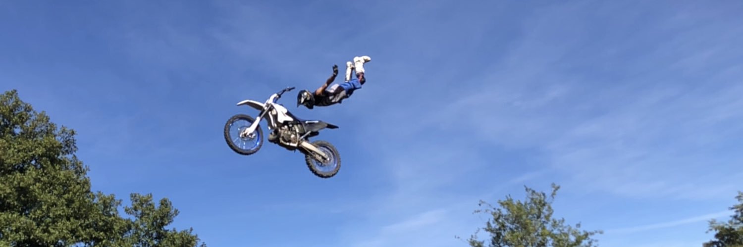chichi_fmx's profile banner image